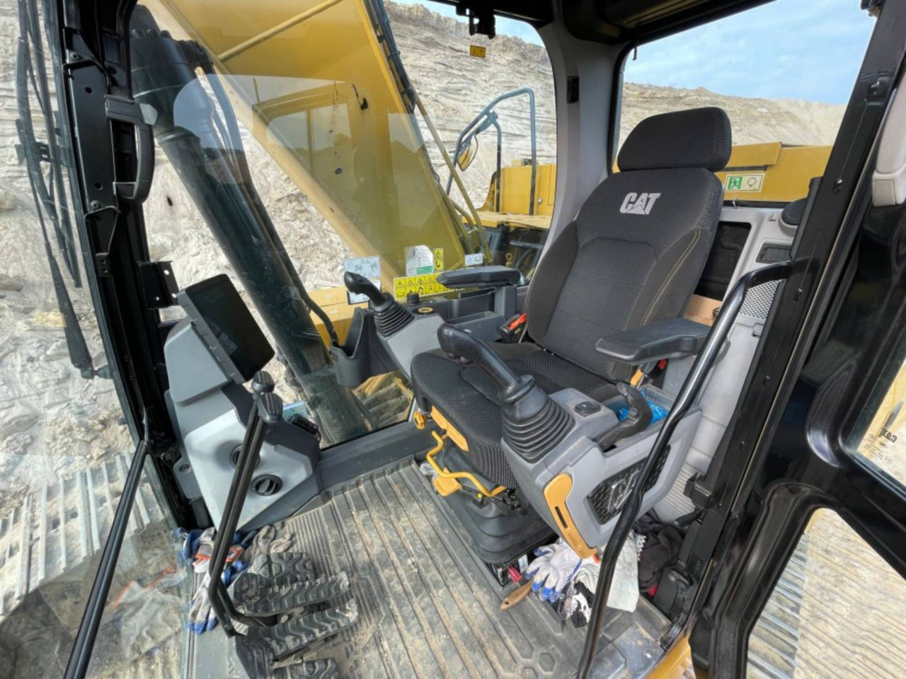 CAT 320 - Верижен багер: снимка 5 CAT 320 - Верижен багер: снимка 5