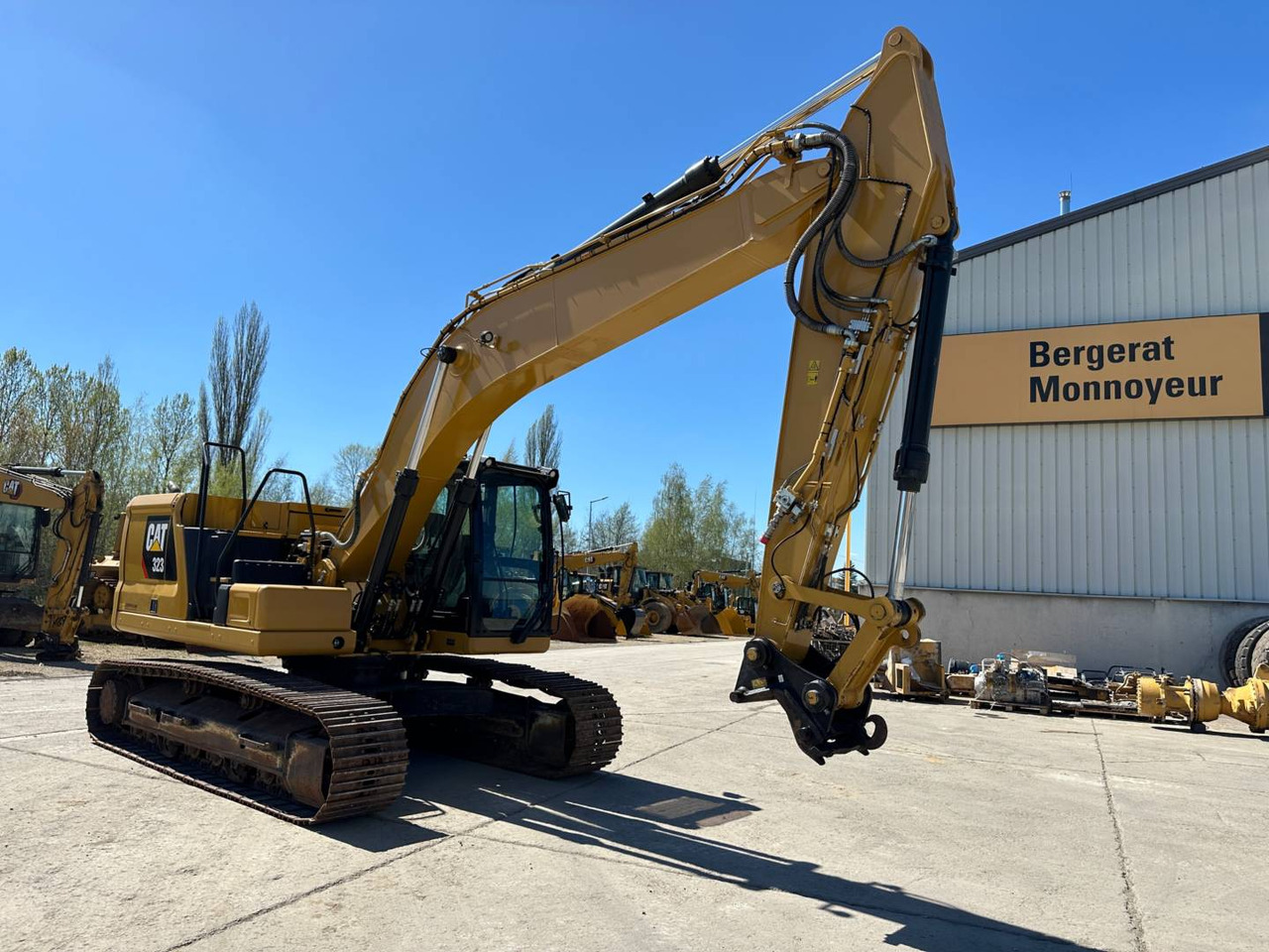 CAT 323 - Верижен багер: снимка 2 CAT 323 - Верижен багер: снимка 2