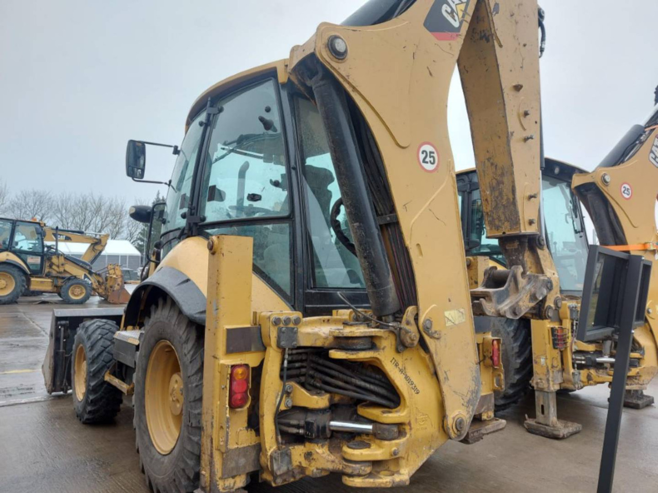CAT 432F - Багер-товарач: снимка 4 CAT 432F - Багер-товарач: снимка 4