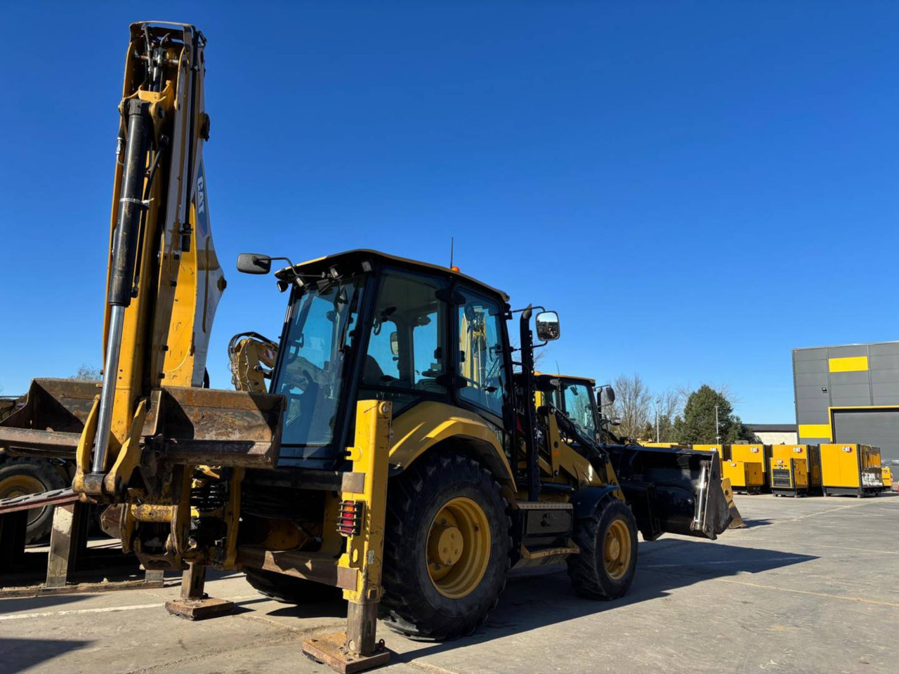 CAT 432F2 - Багер-товарач: снимка 3 CAT 432F2 - Багер-товарач: снимка 3