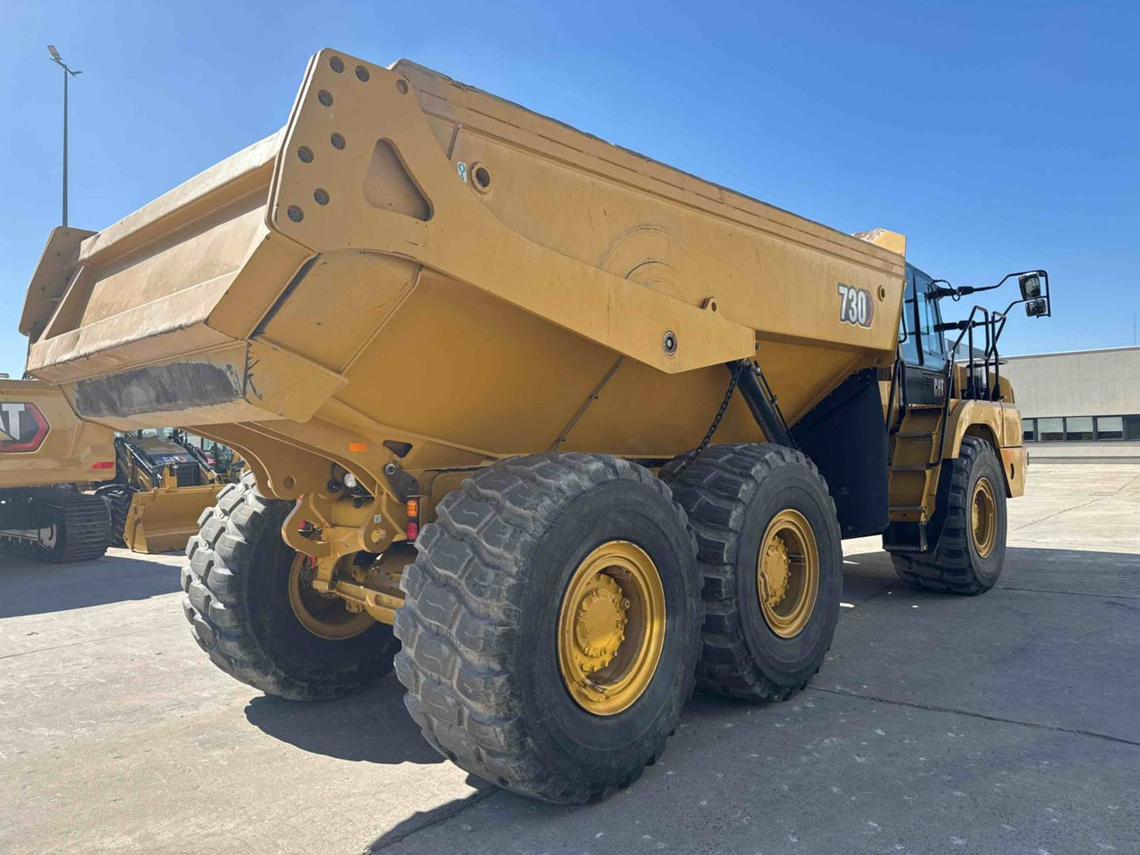 CAT 730 - Съчленен самосвал: снимка 3 CAT 730 - Съчленен самосвал: снимка 3