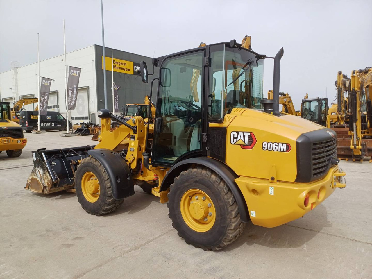 CAT 906 M - Колесен товарач: снимка 4 CAT 906 M - Колесен товарач: снимка 4