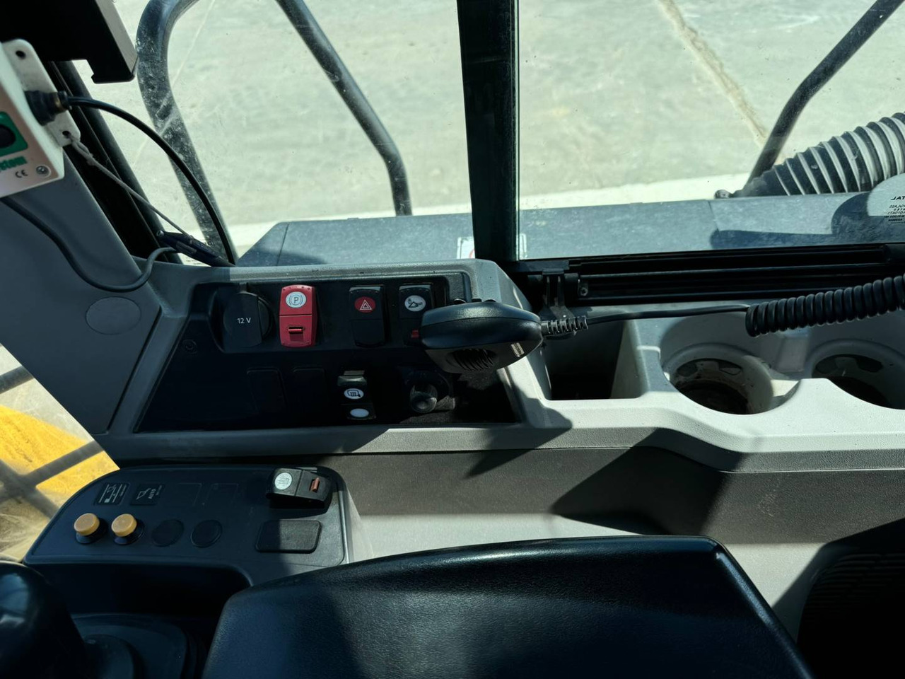 Лизинг на CAT 962M CAT 962M: снимка 32