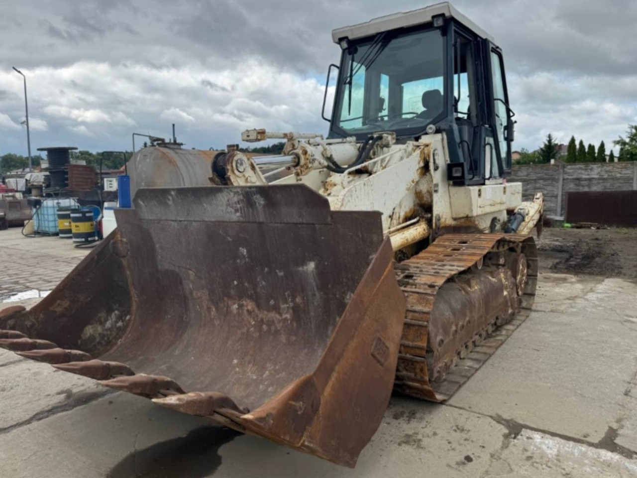 CAT 963C - Верижен товарач: снимка 1 CAT 963C - Верижен товарач: снимка 1