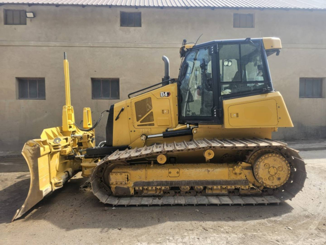 CAT D4 LGP - Булдозер: снимка 4 CAT D4 LGP - Булдозер: снимка 4