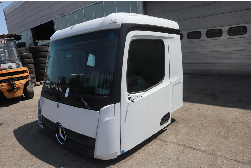 Mercedes-Benz AROCS M-CAB CLASSICSPACE 2.3M - Кабина и интериор за Камион: снимка 2 Mercedes-Benz AROCS M-CAB CLASSICSPACE 2.3M - Кабина и интериор за Камион: снимка 2