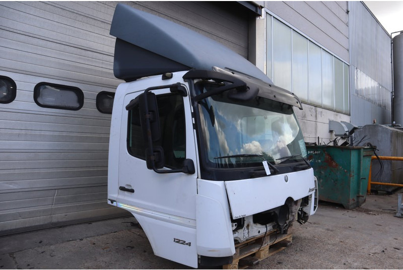 Mercedes-Benz ATEGO MP4 6CYL - Кабина и интериор за Камион: снимка 3 Mercedes-Benz ATEGO MP4 6CYL - Кабина и интериор за Камион: снимка 3