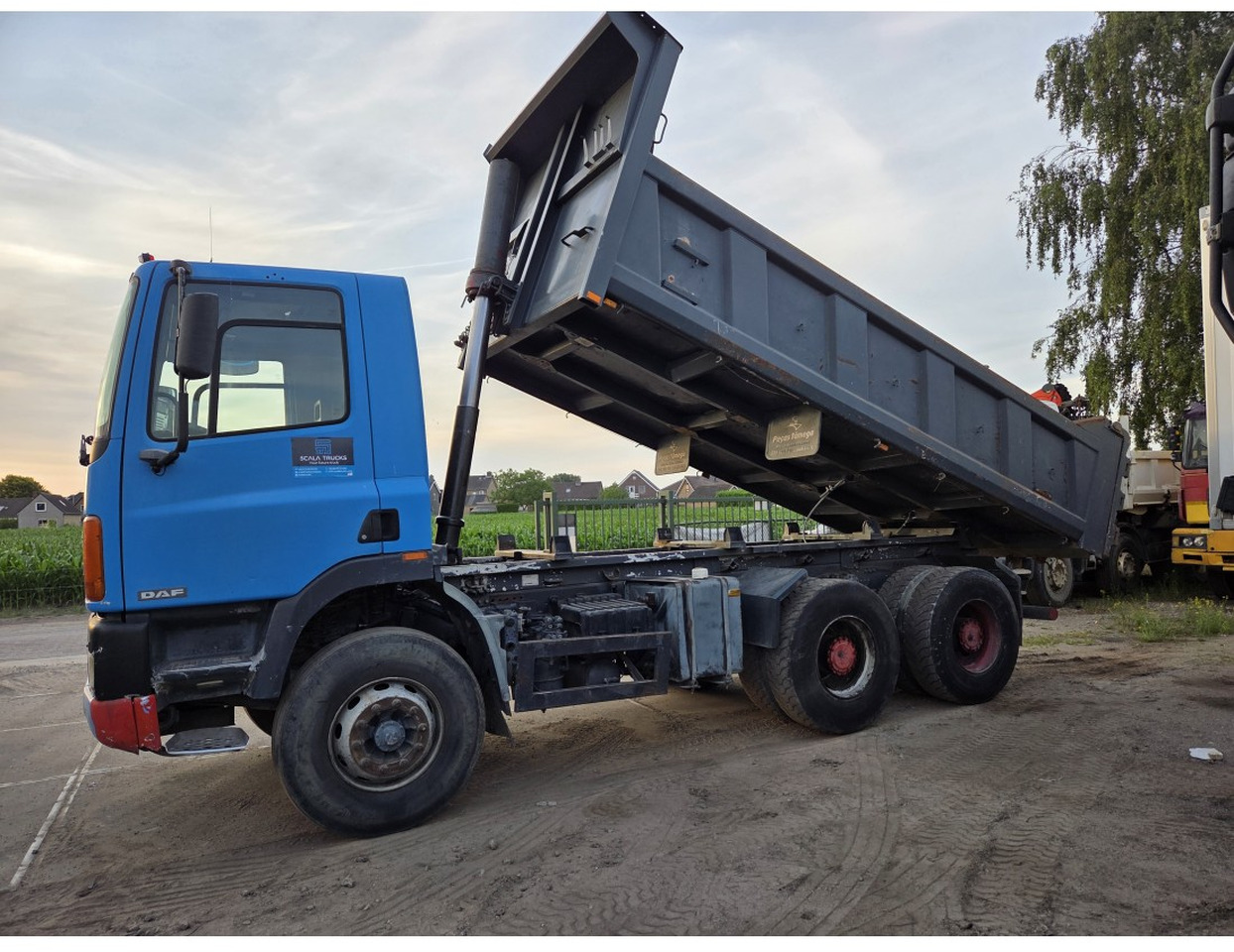 DAF 85 400 ATI 6x4 Tipper - Самосвал камион: снимка 3 DAF 85 400 ATI 6x4 Tipper - Самосвал камион: снимка 3