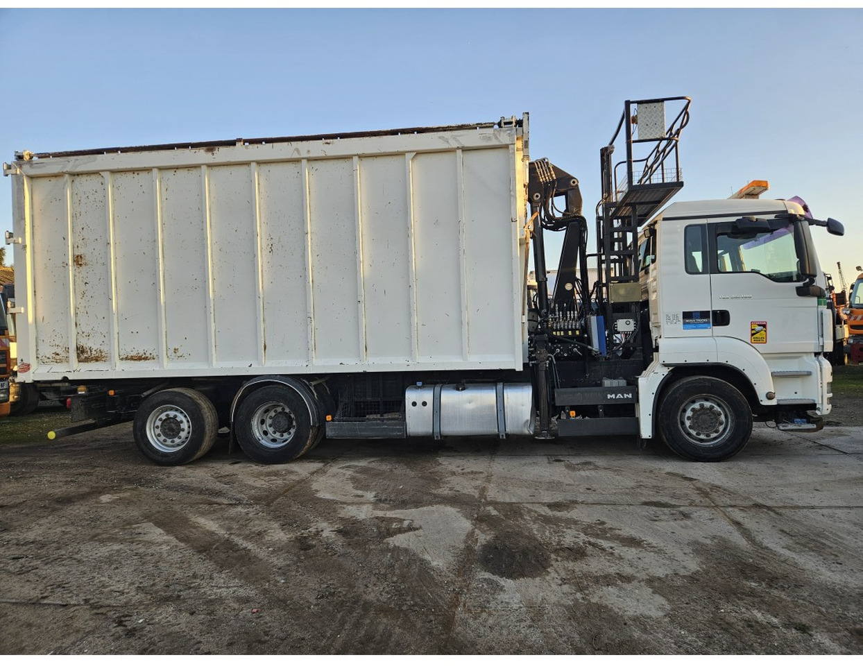 MAN TGS 26.400 6x2 steering axle lenk Tipper Crane Jonsered 1320 Z - Самосвал камион, Камион с кран: снимка 4 MAN TGS 26.400 6x2 steering axle lenk Tipper Crane Jonsered 1320 Z - Самосвал камион, Камион с кран: снимка 4