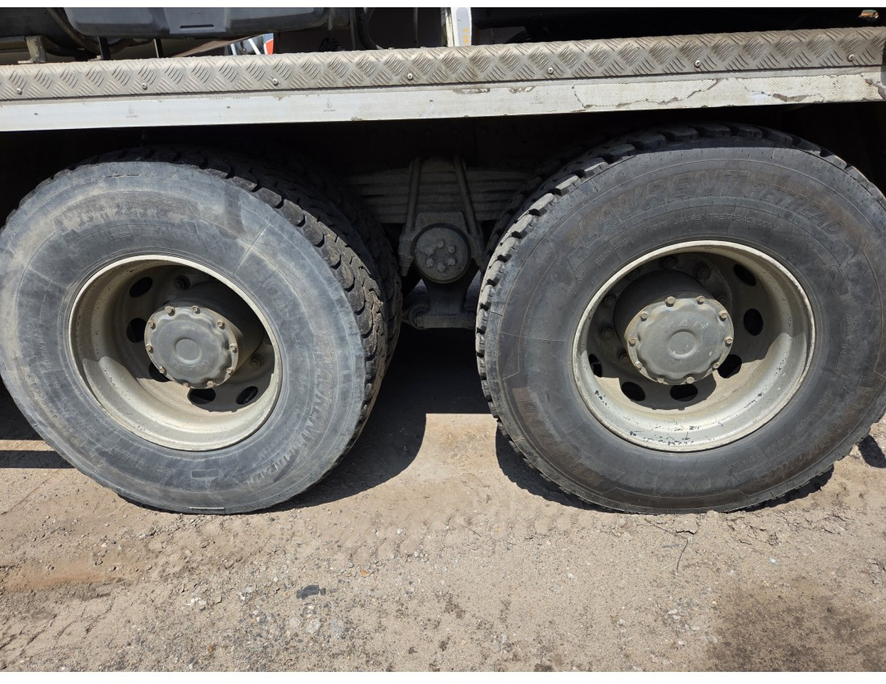 Бетоновоз MAN TGS 35.400 8X4 Concrete Mixer Stetter 9m3 Steelsuspension: снимка 6