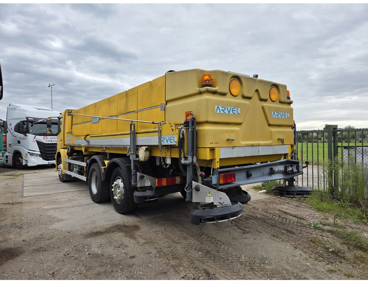 MERCEDES AXOR 2533 6X2 CHASSIS LOW MILEAGE - Шаси кабина, Снегорин: снимка 2 MERCEDES AXOR 2533 6X2 CHASSIS LOW MILEAGE - Шаси кабина, Снегорин: снимка 2