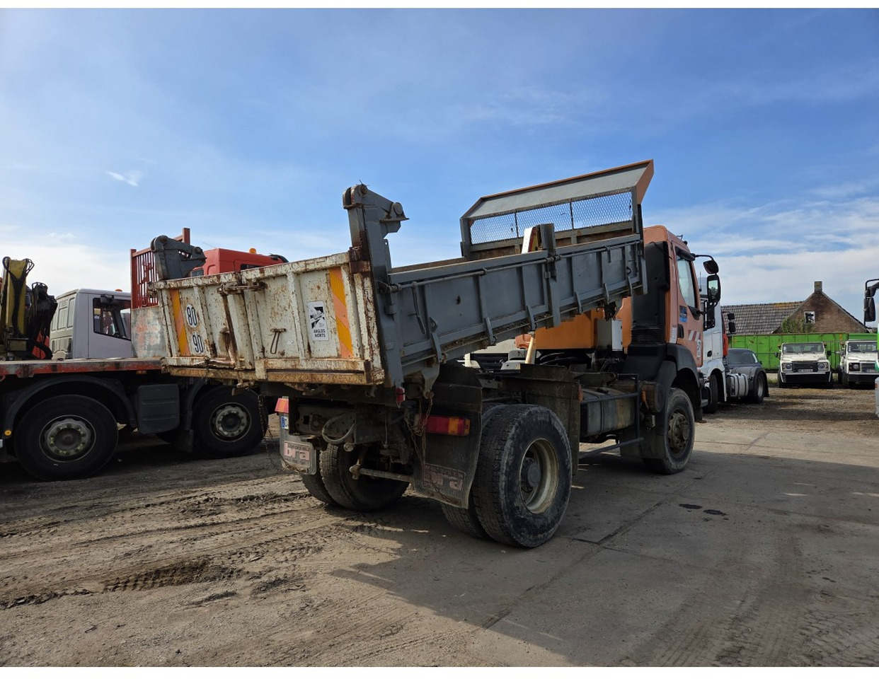 Renault Kerax 340 4x4 Tipper Manual Gearbox Mechanical pump Pompe Mecanique - Самосвал камион: снимка 2 Renault Kerax 340 4x4 Tipper Manual Gearbox Mechanical pump Pompe Mecanique - Самосвал камион: снимка 2