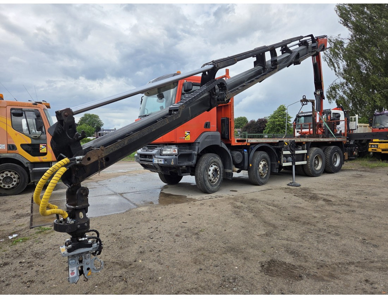 Renault Kerax 430 8X4 Flatbed Crane Palfinger PK26002EH 26 ton 5 Extensions *Retarder - Бордови камион, Камион с кран: снимка 5 Renault Kerax 430 8X4 Flatbed Crane Palfinger PK26002EH 26 ton 5 Extensions *Retarder - Бордови камион, Камион с кран: снимка 5