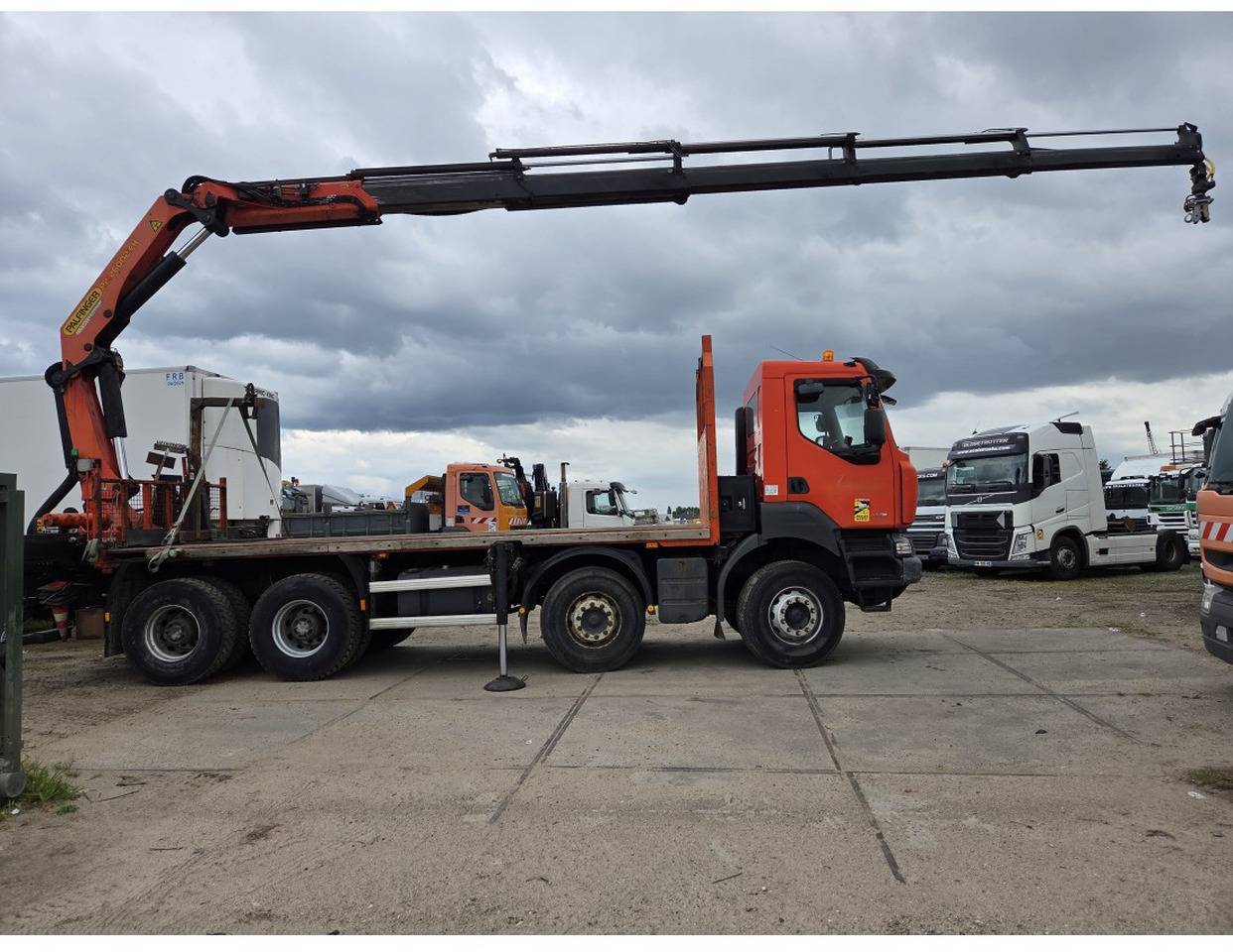 Renault Kerax 430 8X4 Flatbed Crane Palfinger PK26002EH 26 ton 5 Extensions *Retarder - Бордови камион, Камион с кран: снимка 4 Renault Kerax 430 8X4 Flatbed Crane Palfinger PK26002EH 26 ton 5 Extensions *Retarder - Бордови камион, Камион с кран: снимка 4