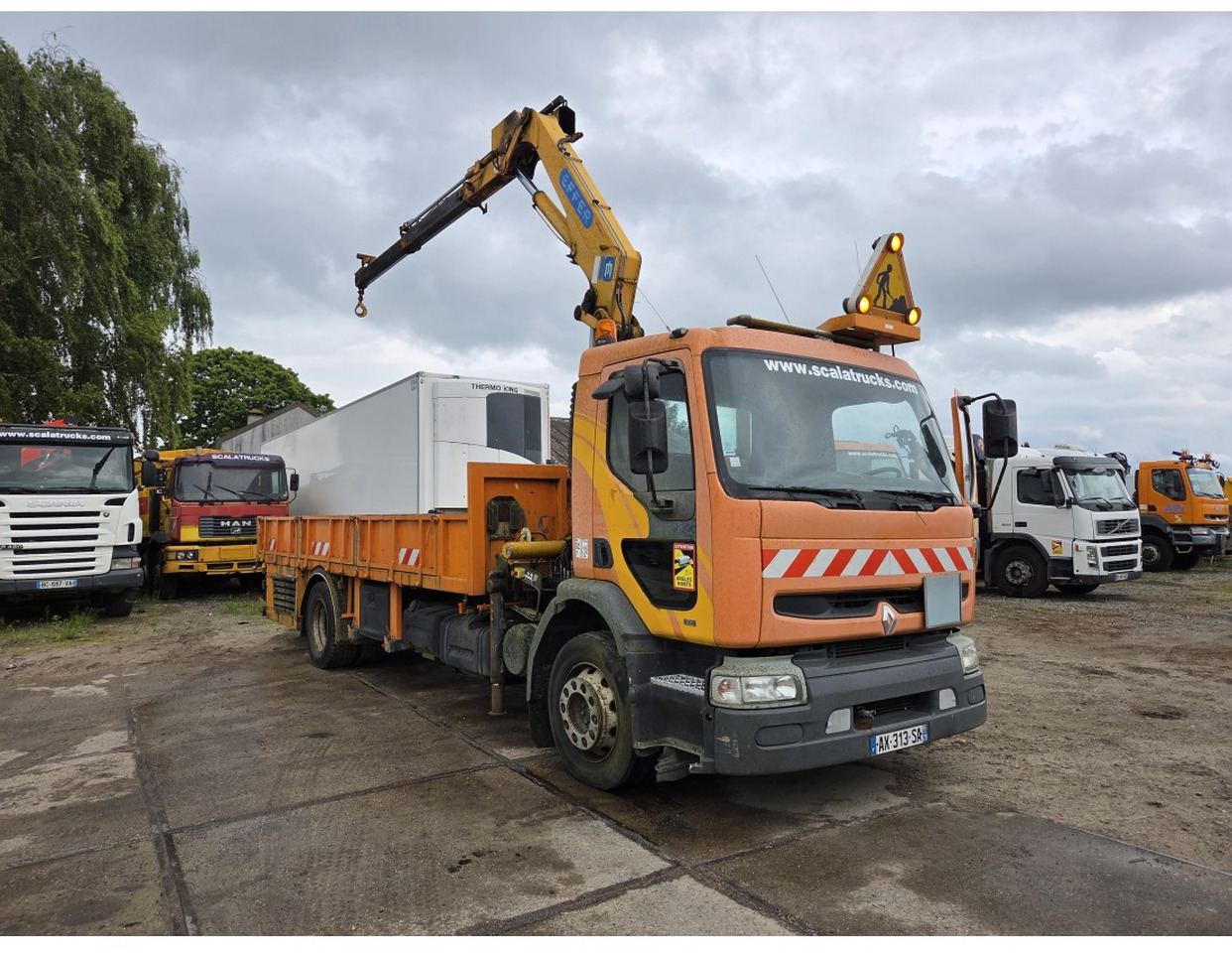 Renault Premium 300 MECHANICAL PUMP OPEN BOX COMPRESSOR CRANE EFFER 140/2S - Бордови камион, Камион с кран: снимка 5 Renault Premium 300 MECHANICAL PUMP OPEN BOX COMPRESSOR CRANE EFFER 140/2S - Бордови камион, Камион с кран: снимка 5