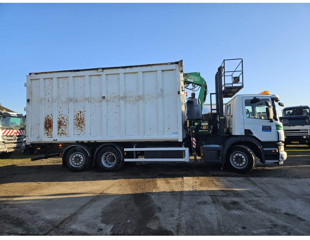 Scania P360 6x2 steering axle lenk Tipper Crane Fassi F175A - Самосвал камион, Камион с кран: снимка 4 Scania P360 6x2 steering axle lenk Tipper Crane Fassi F175A - Самосвал камион, Камион с кран: снимка 4