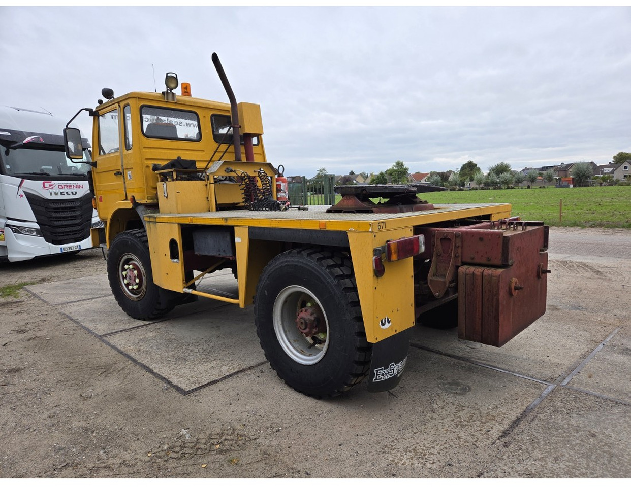 RENAULT M170 4x4 TRACTOR UNIT FULL SPRING SUSPENSION VERY LOW MILEAGE - Влекач: снимка 4 RENAULT M170 4x4 TRACTOR UNIT FULL SPRING SUSPENSION VERY LOW MILEAGE - Влекач: снимка 4