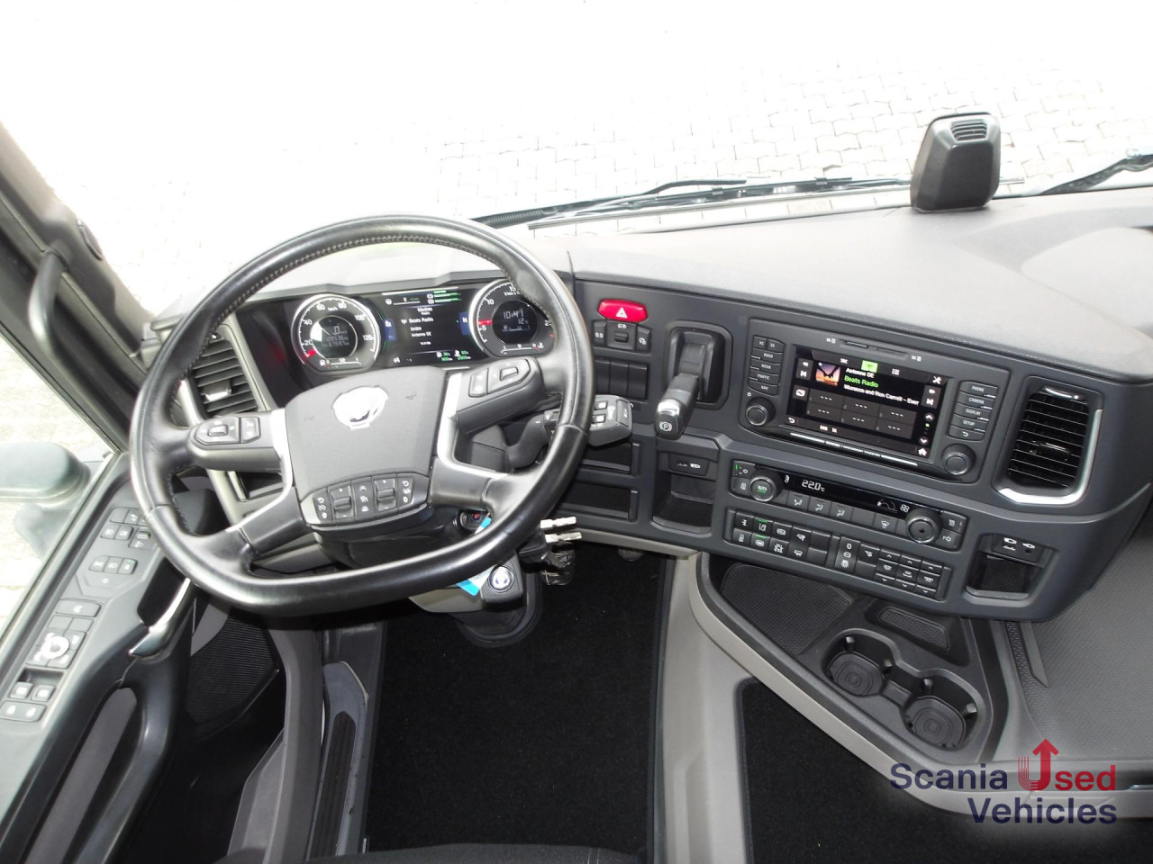 SCANIA R 460 NA - HYDRAULIK - HIGHLINE - 2x TANKs - ACC - - Влекач: снимка 2 SCANIA R 460 NA - HYDRAULIK - HIGHLINE - 2x TANKs - ACC - - Влекач: снимка 2