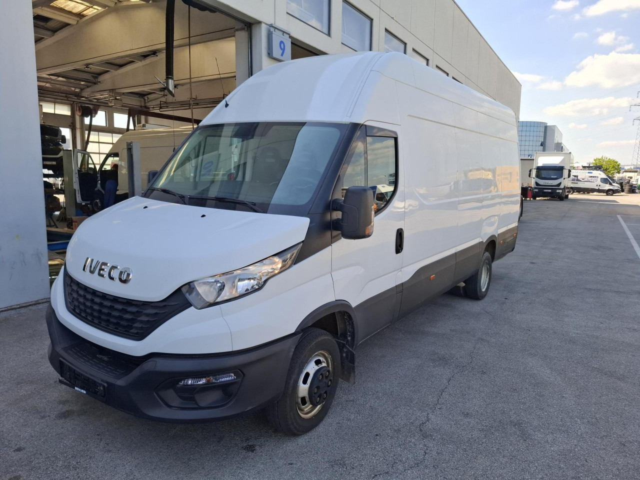 IVECO Daily 35C16V - Пътнически бус: снимка 1 IVECO Daily 35C16V - Пътнически бус: снимка 1