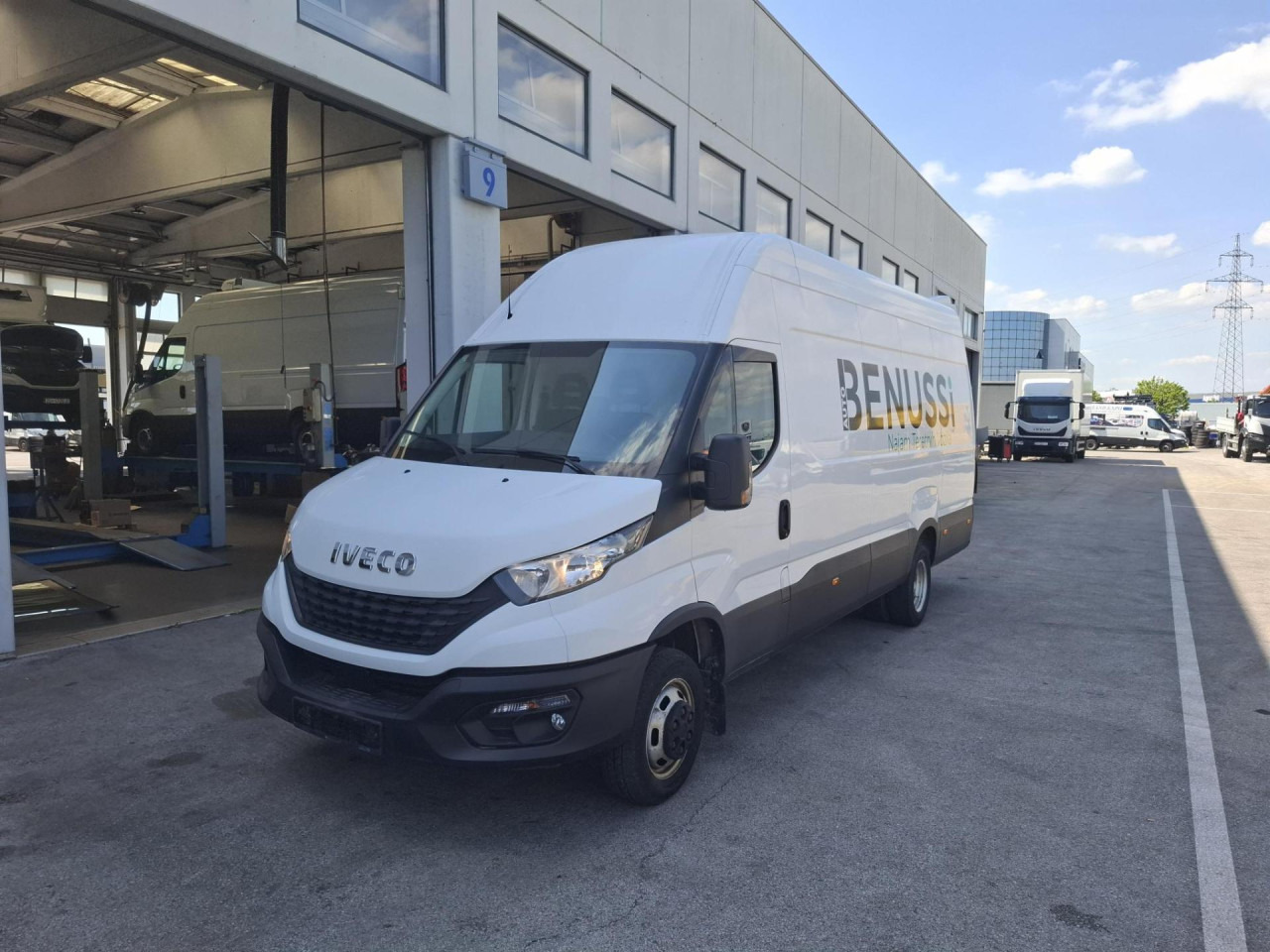 IVECO Daily 35C18H V - Пътнически бус: снимка 1 IVECO Daily 35C18H V - Пътнически бус: снимка 1