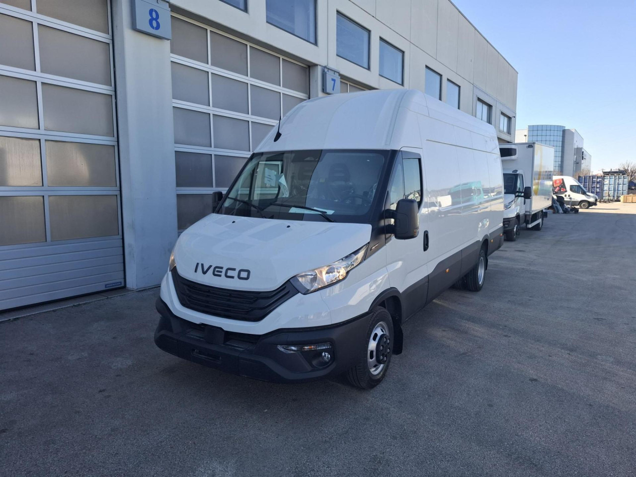 IVECO Daily 35C18H V - Пътнически бус: снимка 1 IVECO Daily 35C18H V - Пътнически бус: снимка 1