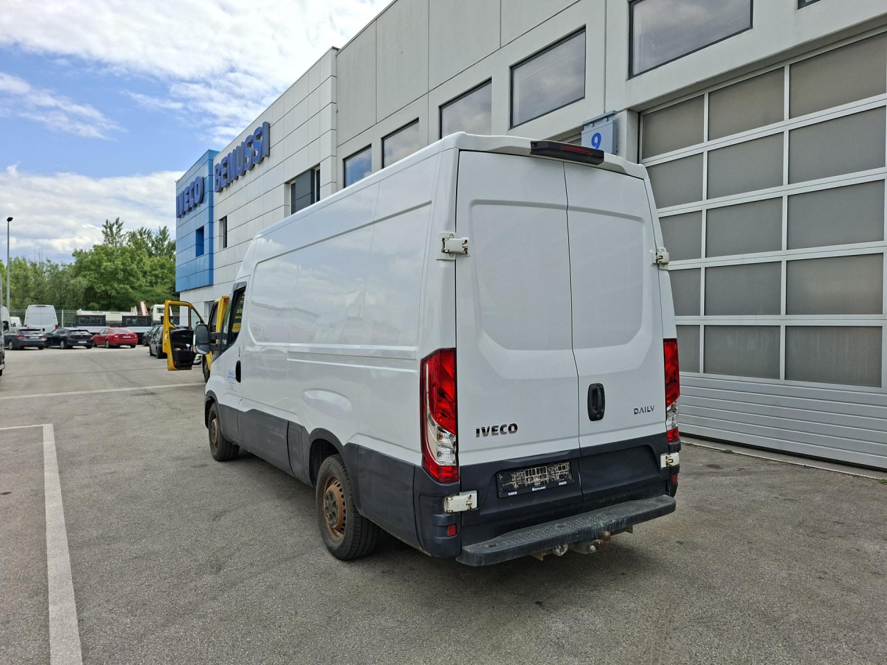 IVECO Daily 35S13V - Пътнически бус: снимка 3 IVECO Daily 35S13V - Пътнически бус: снимка 3