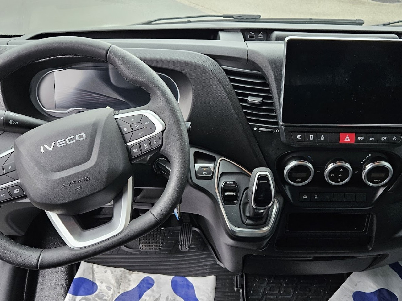 IVECO Daily 35S14A8 - Товарен бус: снимка 5 IVECO Daily 35S14A8 - Товарен бус: снимка 5