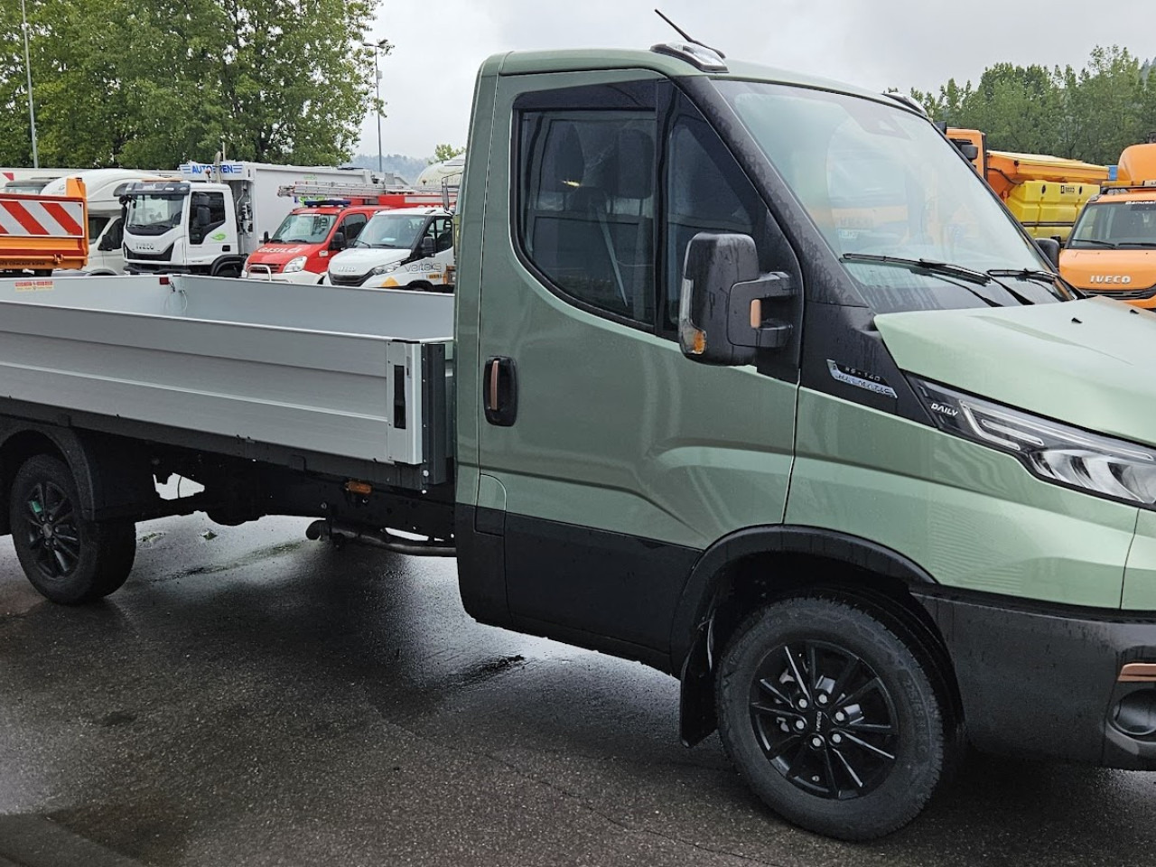 IVECO Daily 35S14A8 - Товарен бус: снимка 2 IVECO Daily 35S14A8 - Товарен бус: снимка 2