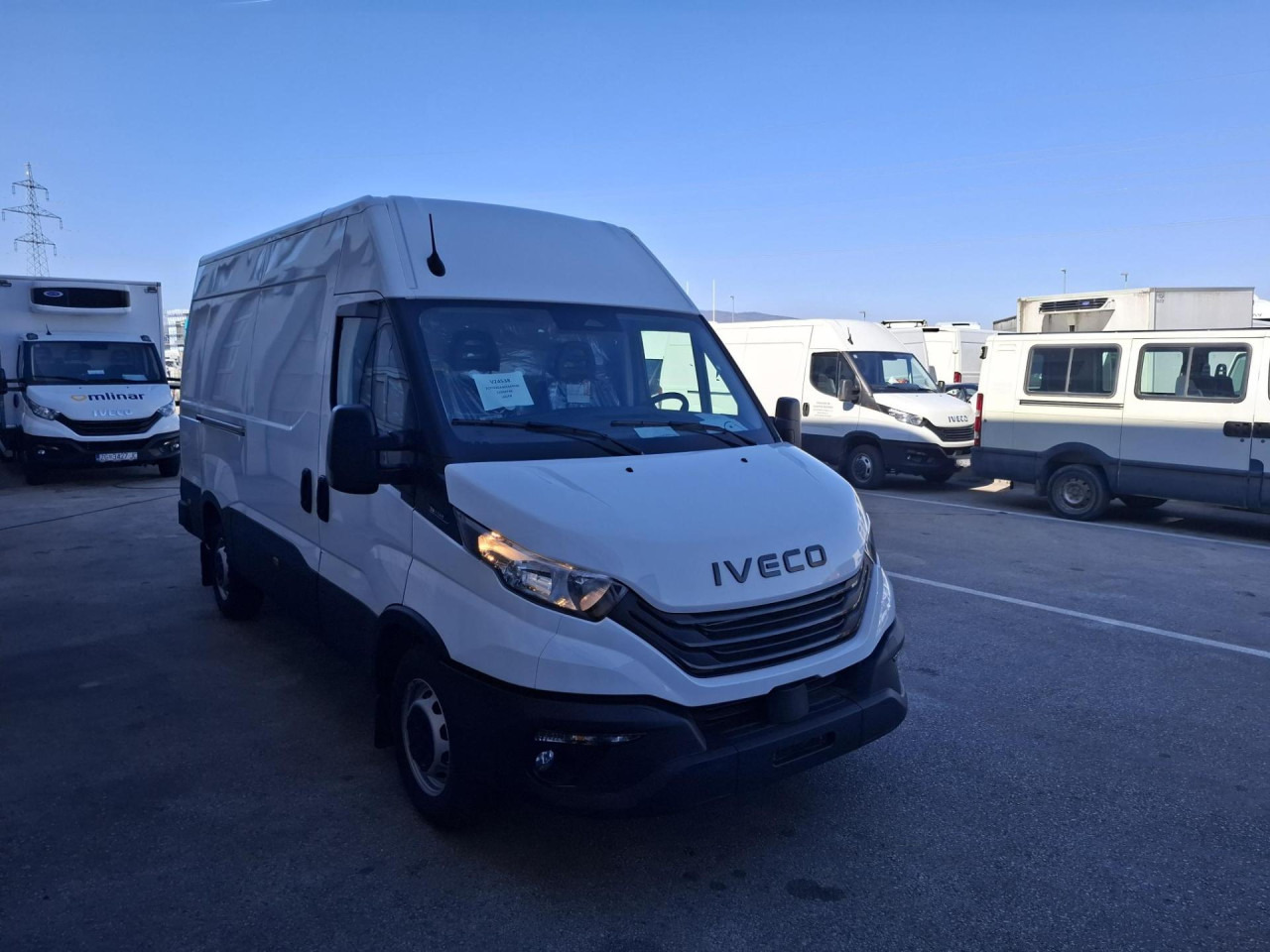 IVECO Daily 35S14V - Пътнически бус: снимка 2 IVECO Daily 35S14V - Пътнически бус: снимка 2