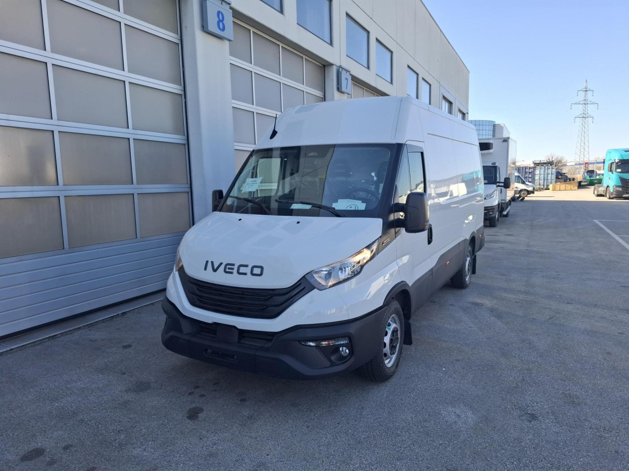 IVECO Daily 35S14V - Пътнически бус: снимка 1 IVECO Daily 35S14V - Пътнически бус: снимка 1