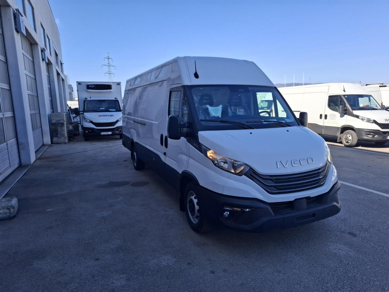 IVECO Daily 35S14V - Пътнически бус: снимка 2 IVECO Daily 35S14V - Пътнически бус: снимка 2