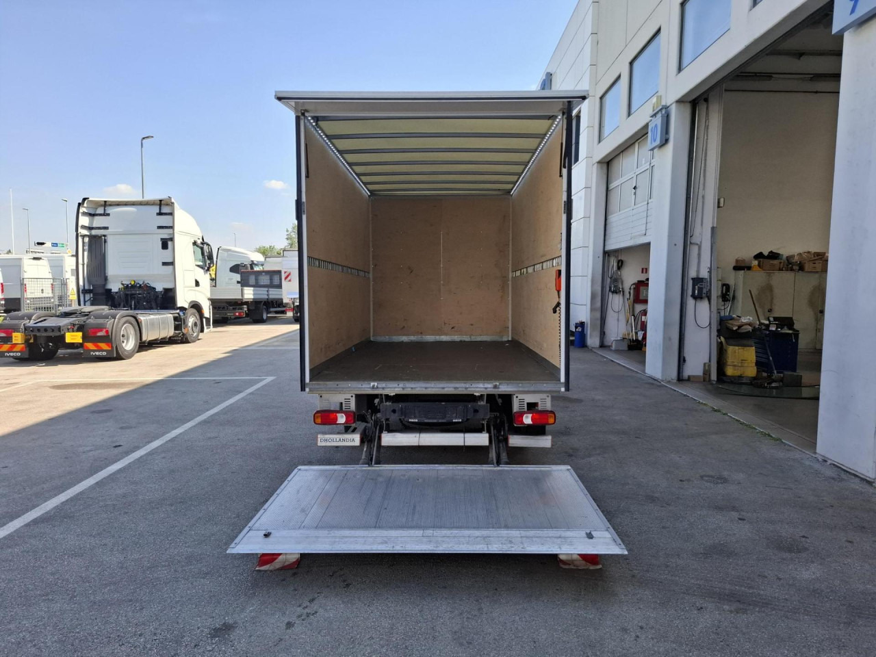 IVECO Daily 35S16 - Товарен бус: снимка 5 IVECO Daily 35S16 - Товарен бус: снимка 5