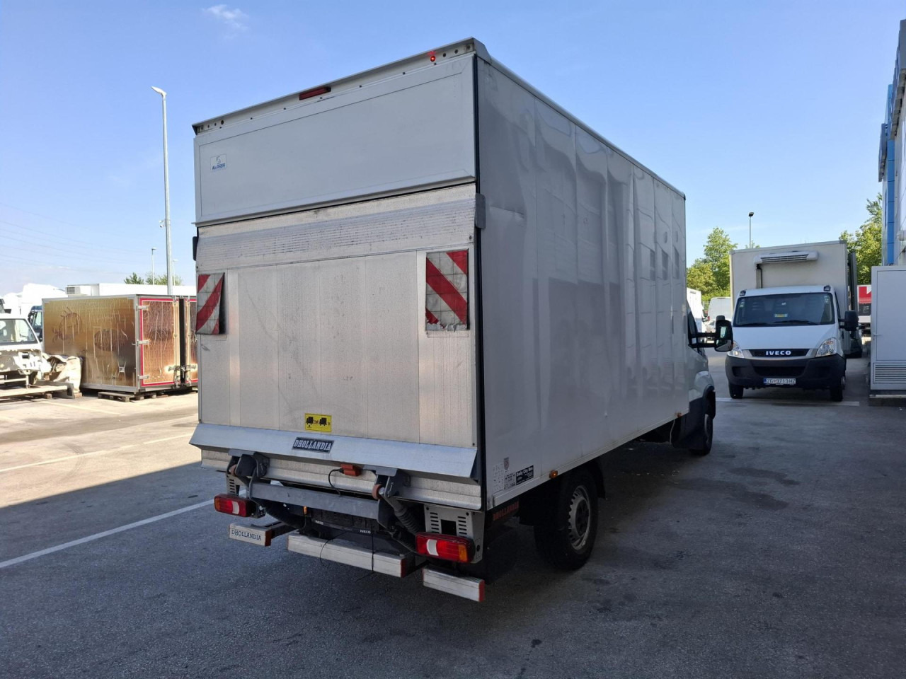 IVECO Daily 35S16 - Товарен бус: снимка 3 IVECO Daily 35S16 - Товарен бус: снимка 3