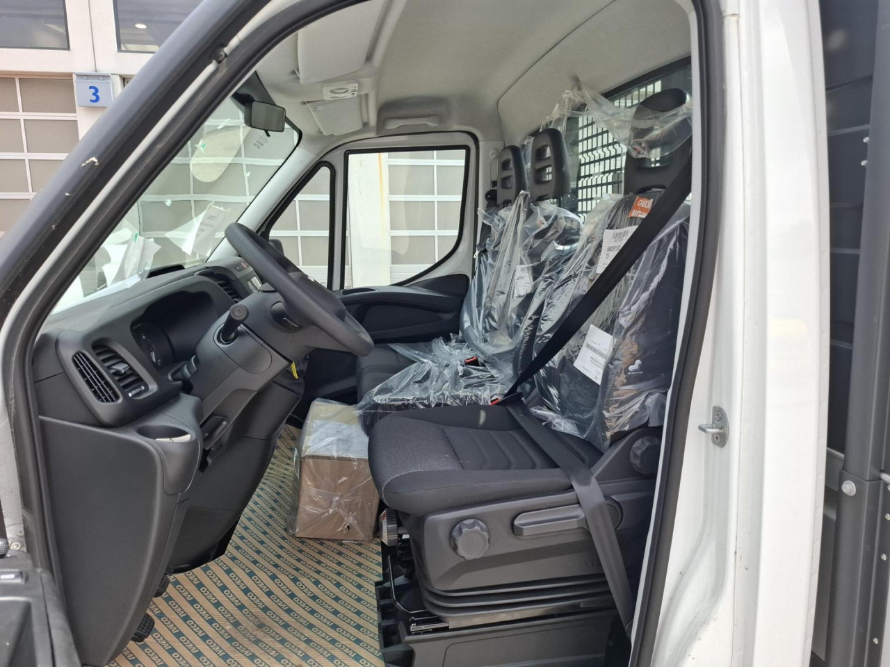 IVECO Daily 35S16 - Товарен бус: снимка 5 IVECO Daily 35S16 - Товарен бус: снимка 5