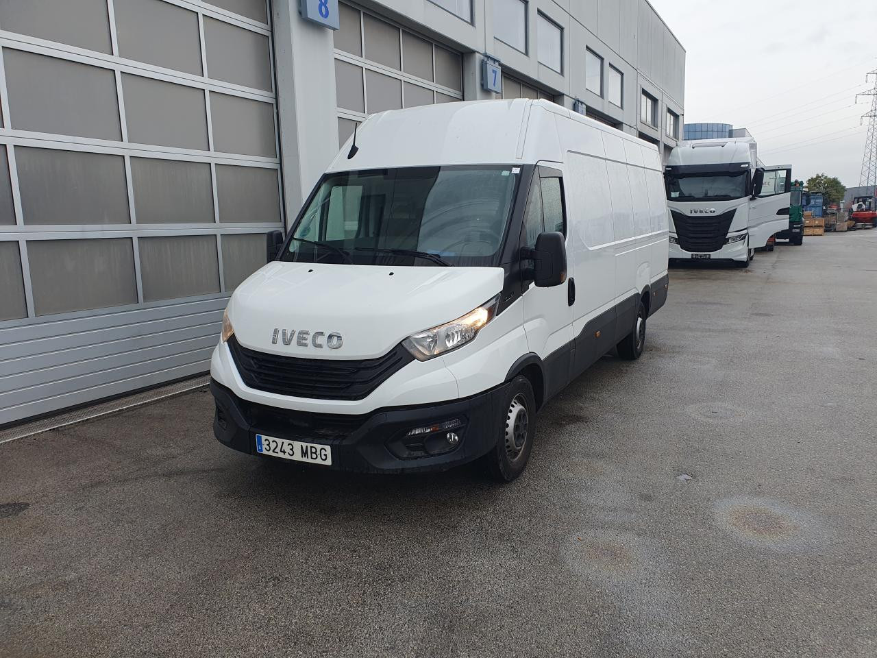 IVECO Daily 35S16 - Пътнически бус: снимка 1 IVECO Daily 35S16 - Пътнически бус: снимка 1