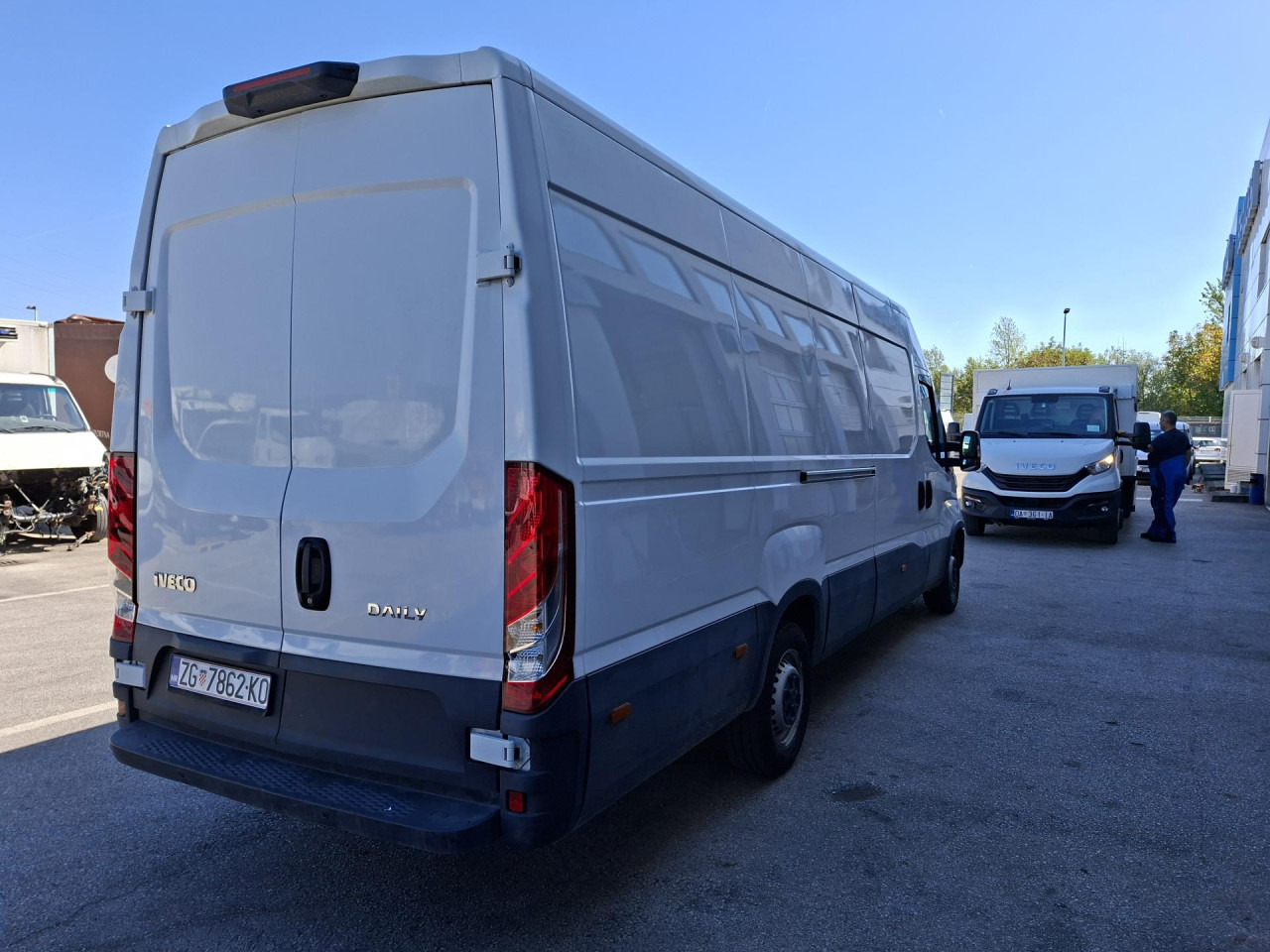 IVECO Daily 35S16V - Пътнически бус: снимка 4 IVECO Daily 35S16V - Пътнически бус: снимка 4