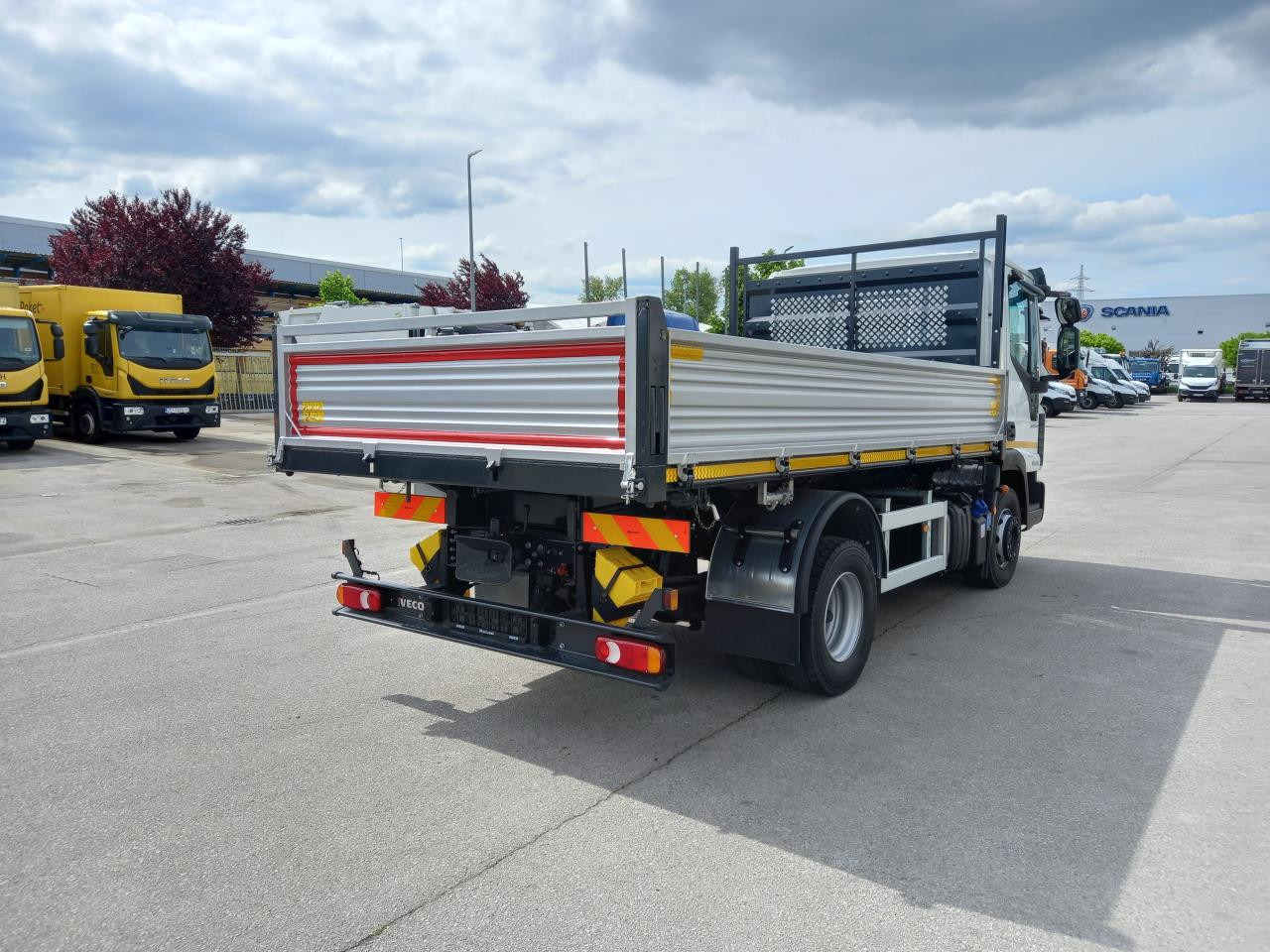IVECO Eurocargo ML120EL25 - Самосвал камион: снимка 4 IVECO Eurocargo ML120EL25 - Самосвал камион: снимка 4