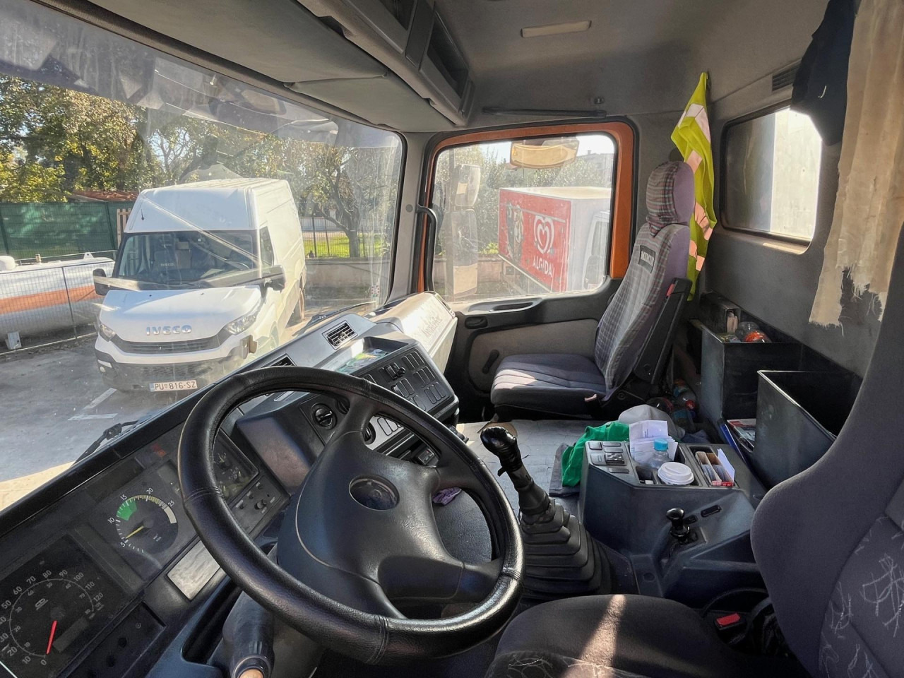 Interior photo 1: Лизинг на MERCEDES-BENZ Actros 1831 K MERCEDES-BENZ Actros 1831 K