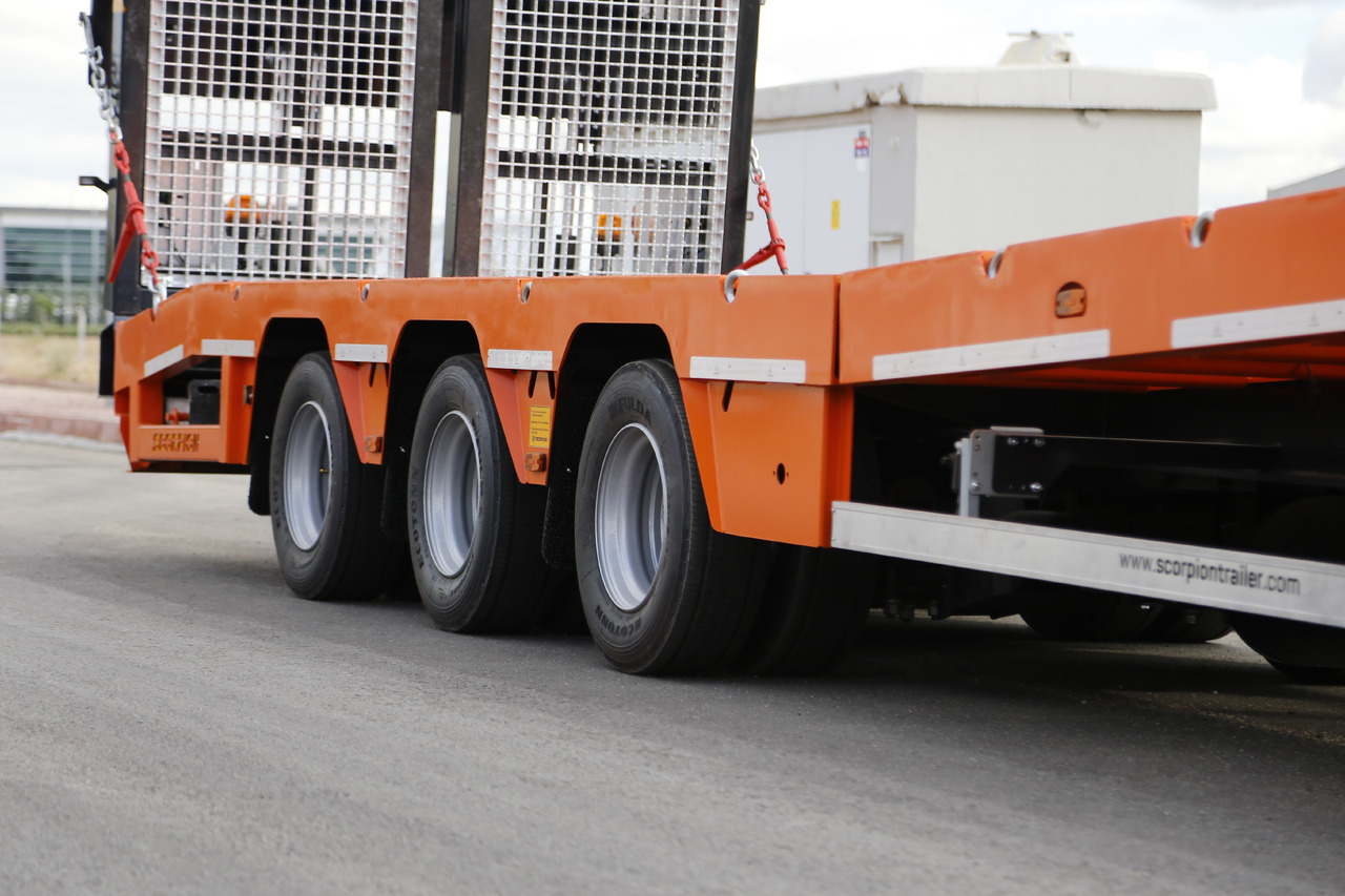 Scorpion Trailer SCORPION TRAILER 3 AXLE LOWBED SEMI TRAILER (CUSTOMIZED) - Нискорамна площадка полуремарке: снимка 4 Scorpion Trailer SCORPION TRAILER 3 AXLE LOWBED SEMI TRAILER (CUSTOMIZED) - Нискорамна площадка полуремарке: снимка 4