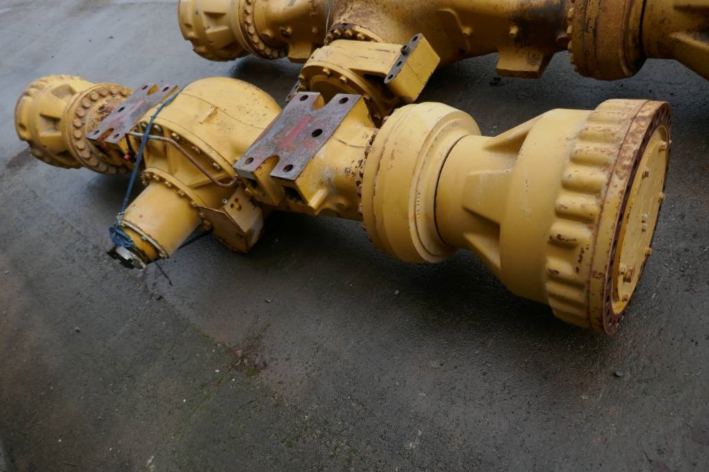 CAT 980G framaxel G1725389 - Ос и части за Строителна техника: снимка 2 CAT 980G framaxel G1725389 - Ос и части за Строителна техника: снимка 2