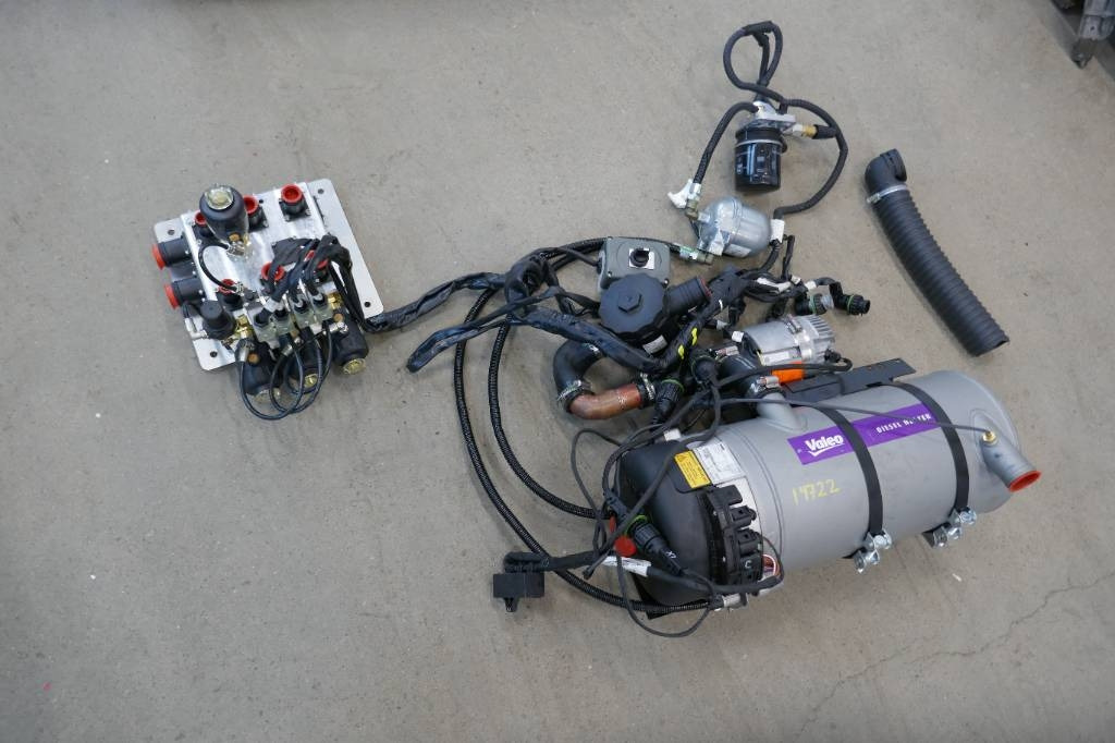 Volvo 8900 - Кабина за Камион: снимка 1 Volvo 8900 - Кабина за Камион: снимка 1