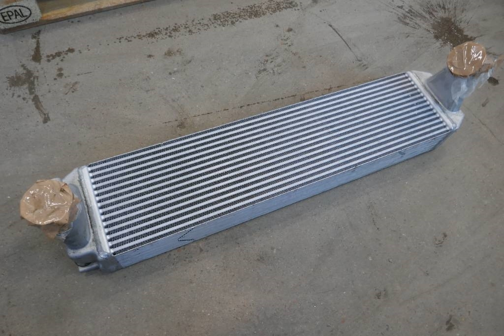 Volvo EC 300 E, Intercooler voe17514327 - Радиатор за Строителна техника: снимка 2 Volvo EC 300 E, Intercooler voe17514327 - Радиатор за Строителна техника: снимка 2