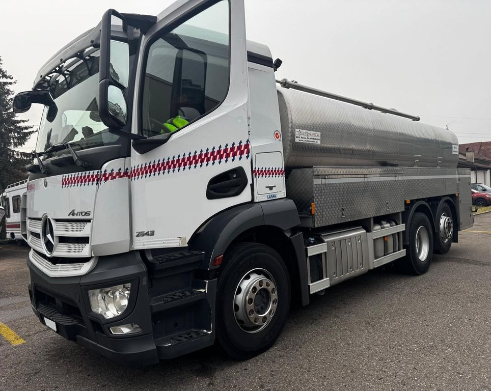 Mercedes-Benz Antos 2543 6x2, E6, Jansky Milchtank 15'800L - Камион цистерна: снимка 2 Mercedes-Benz Antos 2543 6x2, E6, Jansky Milchtank 15'800L - Камион цистерна: снимка 2