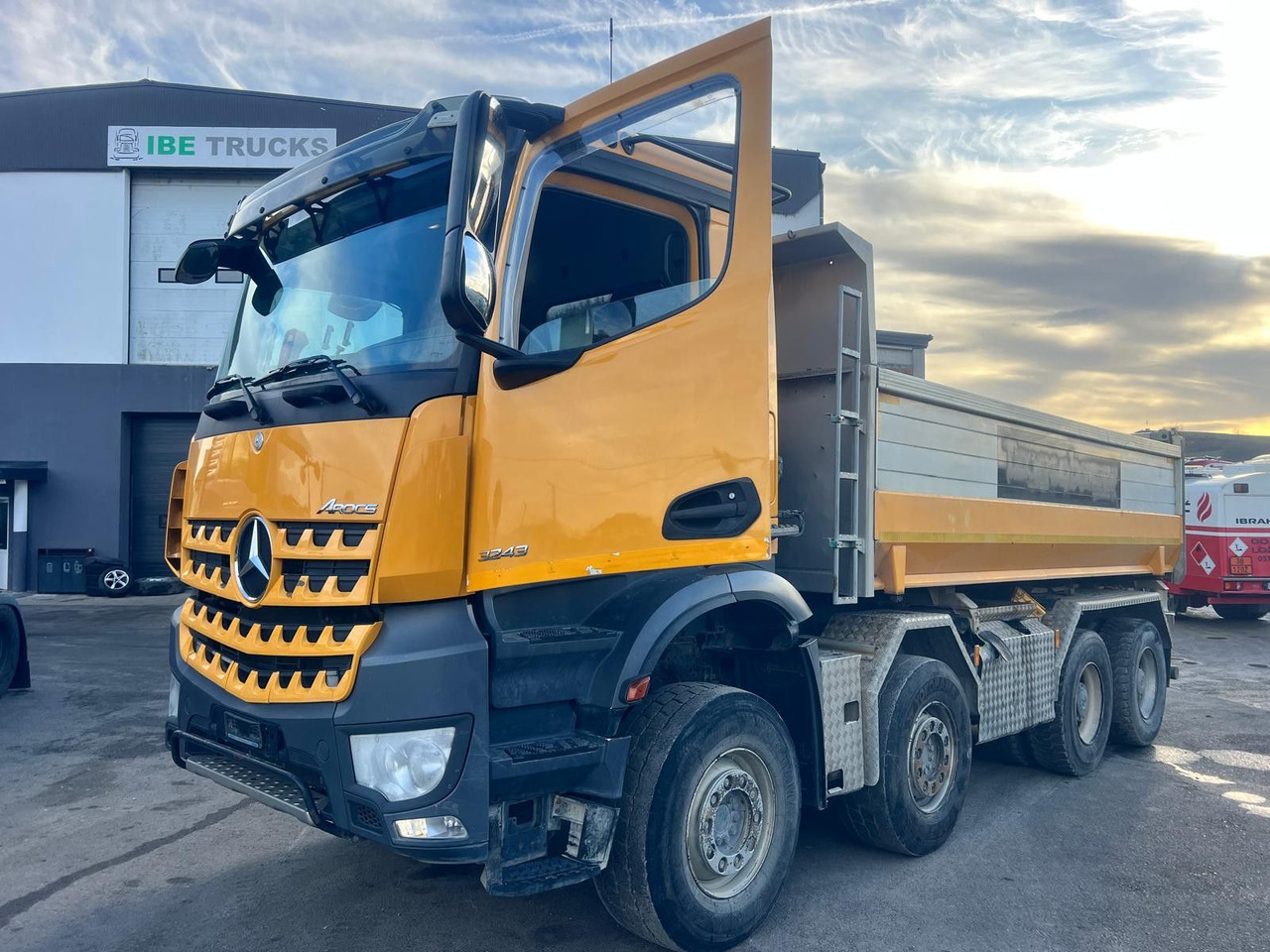 Mercedes-Benz Arocs 3243 8x4, E6, Meiller Kipper - Самосвал камион: снимка 4 Mercedes-Benz Arocs 3243 8x4, E6, Meiller Kipper - Самосвал камион: снимка 4
