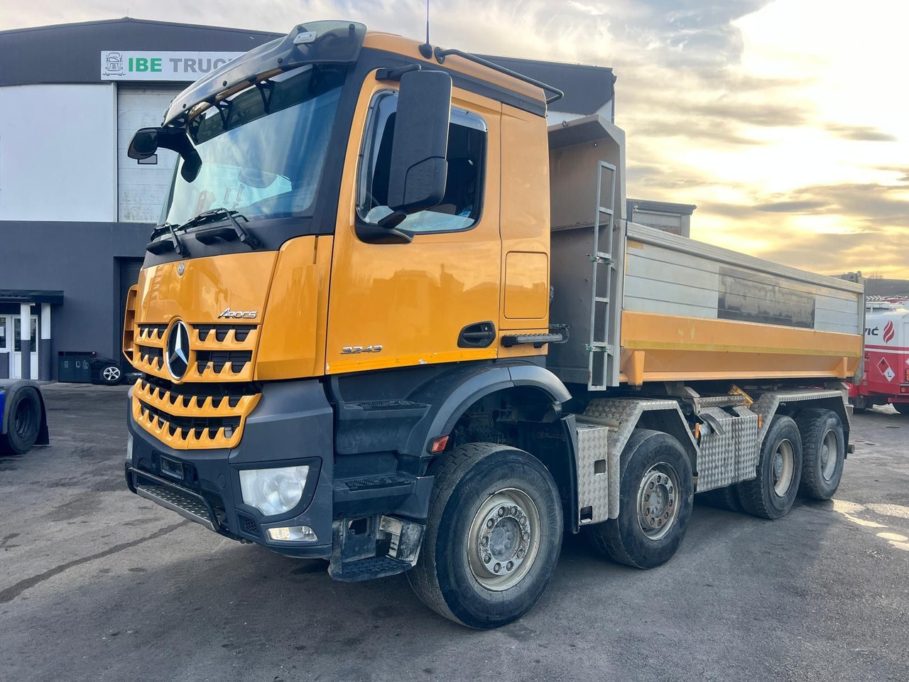 Mercedes-Benz Arocs 3243 8x4, E6, Trösch Kipper - Самосвал камион: снимка 3 Mercedes-Benz Arocs 3243 8x4, E6, Trösch Kipper - Самосвал камион: снимка 3