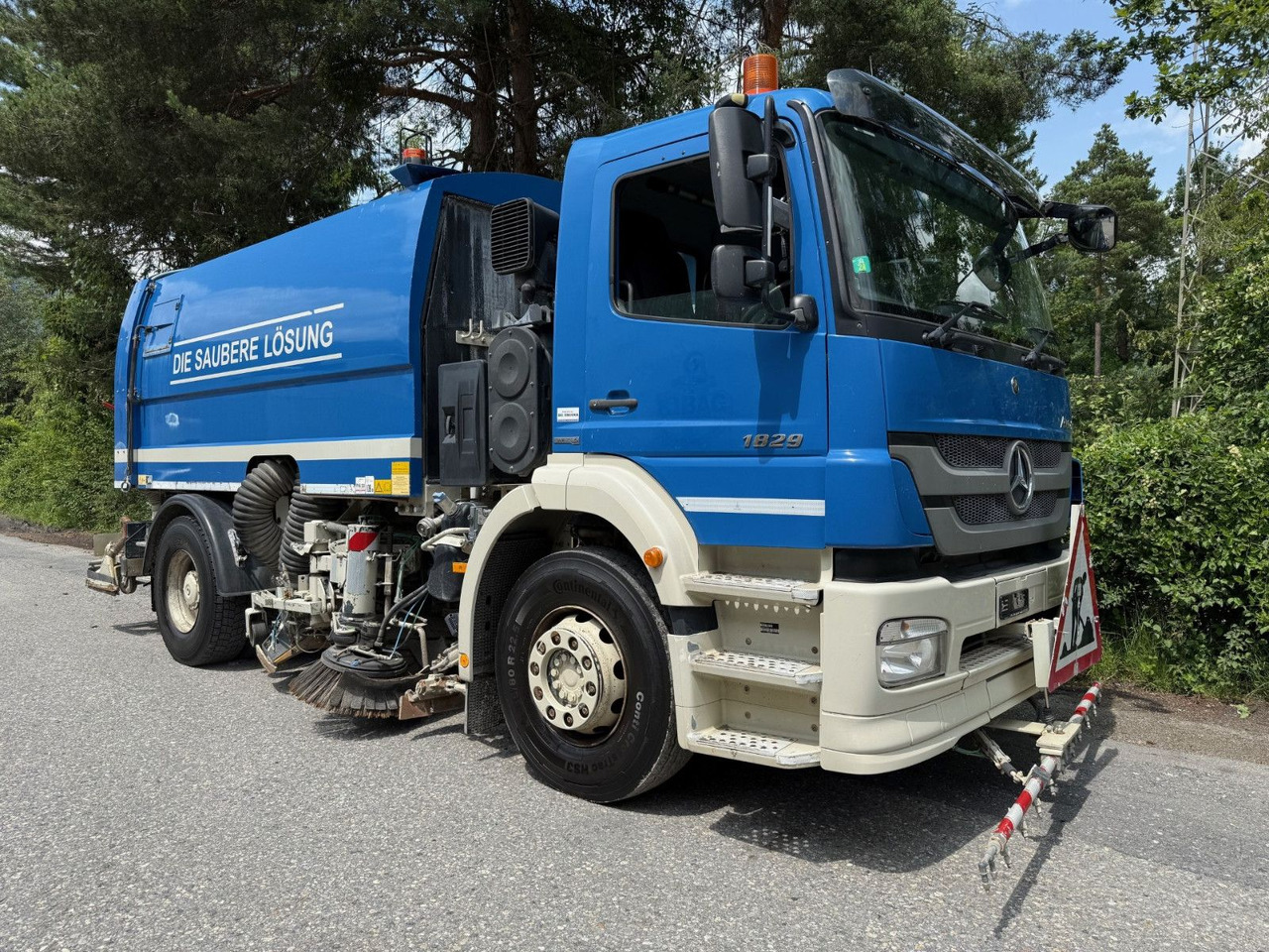 Mercedes-Benz Axor 1829 4x2, E5, EPS, RHD, Faun Kehrmaschine - Мотометачна машина: снимка 3 Mercedes-Benz Axor 1829 4x2, E5, EPS, RHD, Faun Kehrmaschine - Мотометачна машина: снимка 3