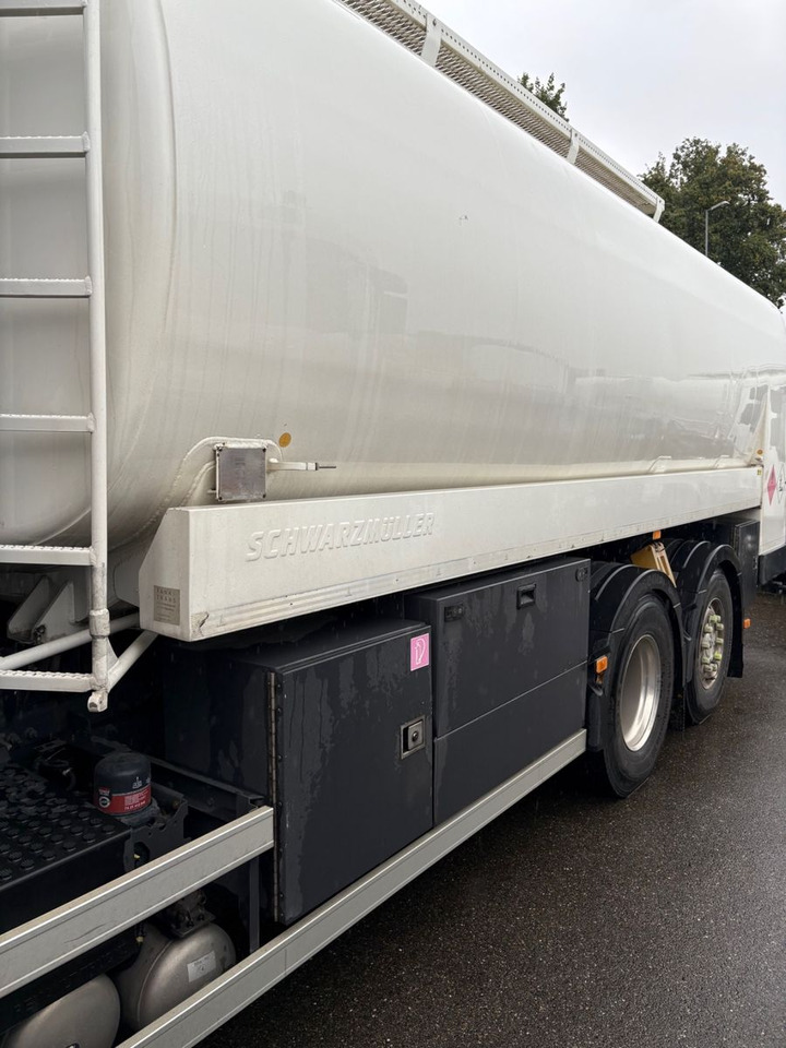 Renault T460 6x2, E6, ADR, Diesel/Benzin, Schwarzmueller - Камион цистерна: снимка 4 Renault T460 6x2, E6, ADR, Diesel/Benzin, Schwarzmueller - Камион цистерна: снимка 4