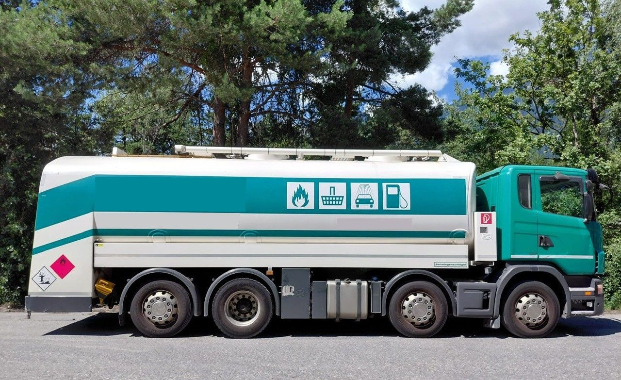 Scania G440 8x2, E5, Schwingenschloegel, 2 Kammern, ADR - Камион цистерна: снимка 3 Scania G440 8x2, E5, Schwingenschloegel, 2 Kammern, ADR - Камион цистерна: снимка 3