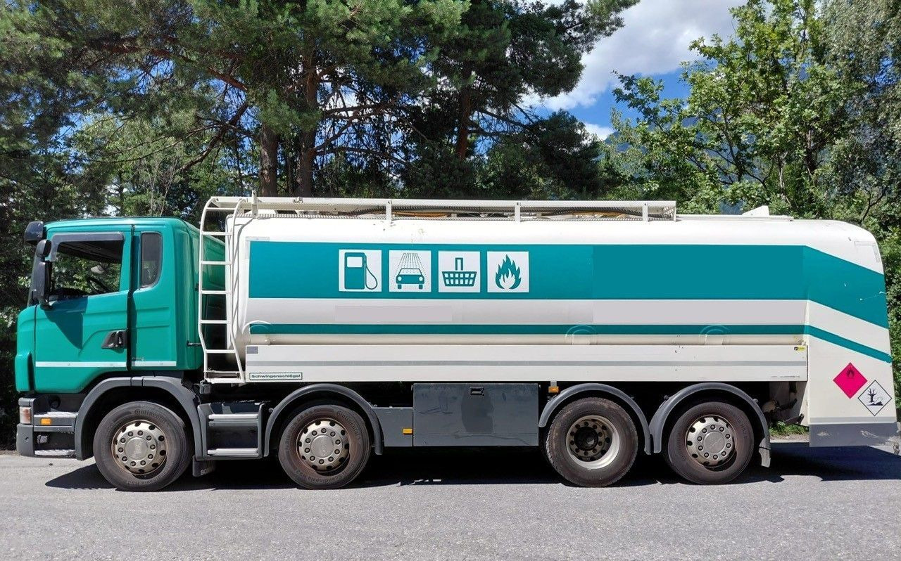 Scania G440 8x2, E5, Schwingenschloegel, 2 Kammern, ADR - Камион цистерна: снимка 4 Scania G440 8x2, E5, Schwingenschloegel, 2 Kammern, ADR - Камион цистерна: снимка 4