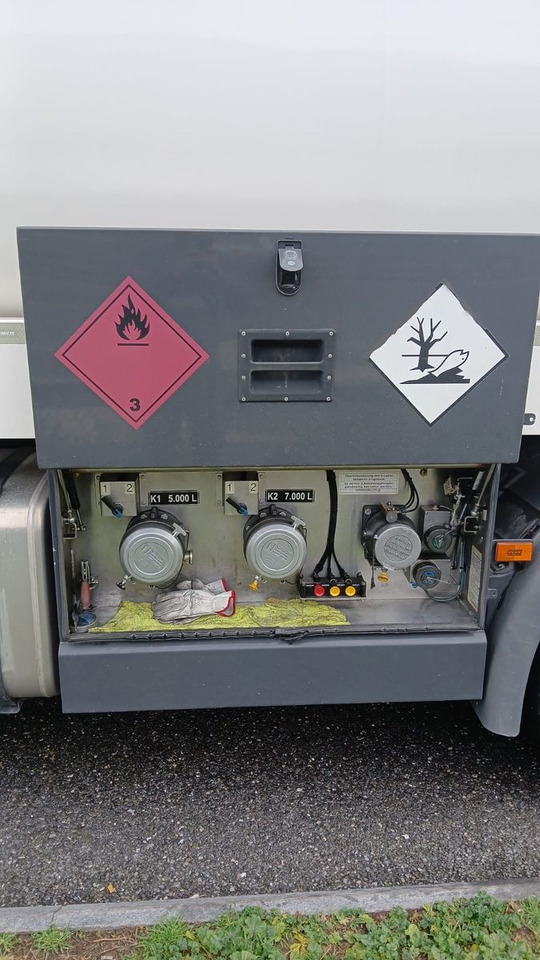 Scania P450 LB 4x2, ADR, Schwarzmueller Anhaenger Fuel - Камион цистерна: снимка 5 Scania P450 LB 4x2, ADR, Schwarzmueller Anhaenger Fuel - Камион цистерна: снимка 5